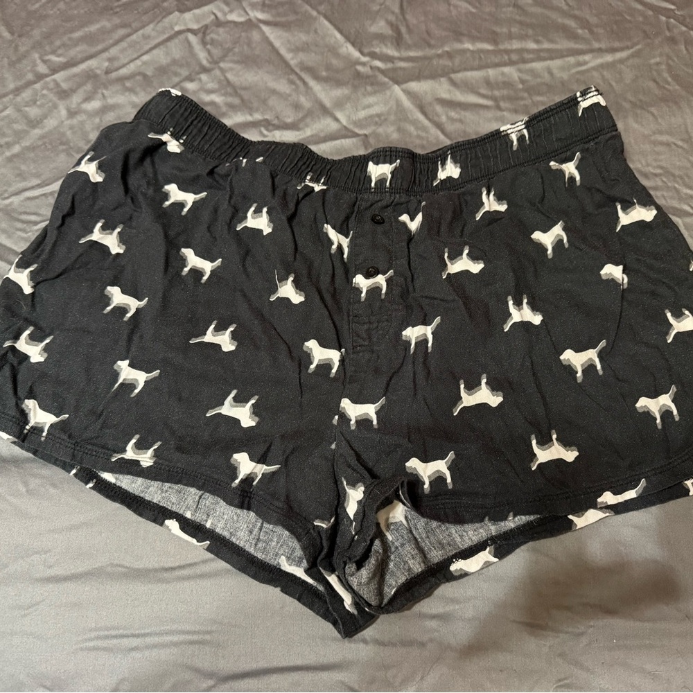 🐾🖤 vs pink Victoria secret sleep shorts